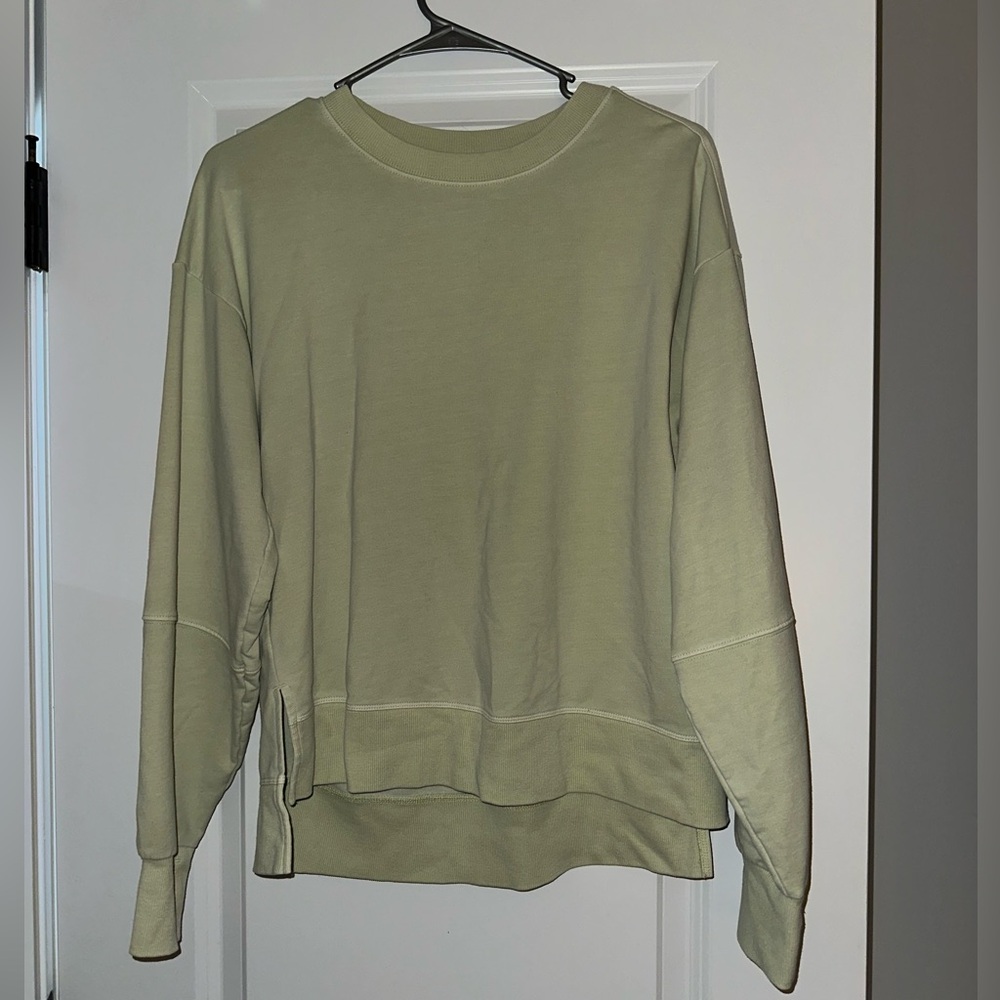 All in motion women’s crew neck- size small, color keylime